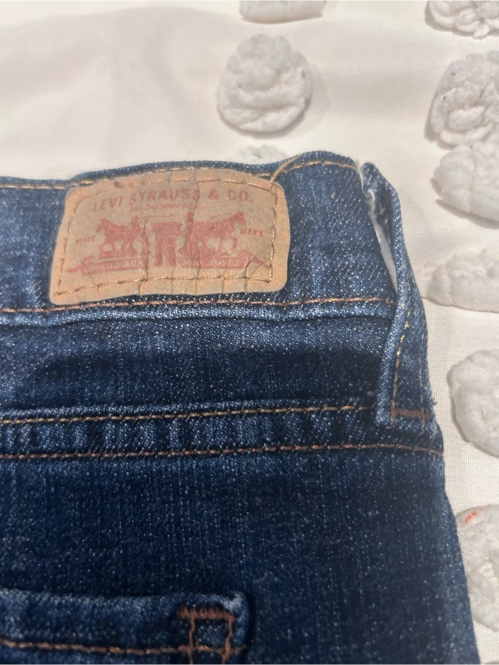 Levi's 511 women’s Indigo Blue Denim Jeans, bootcut, cute details on back pocket